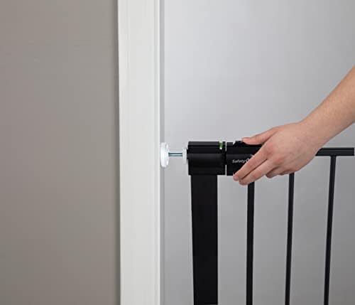 Safety 1st Easy Install 28'' Walk Thru Gate, Fits Between 29'' and 38'' - Image 4