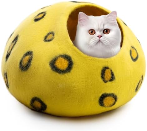 Luxurious Merino Wool Cat Cave by Woolygon
