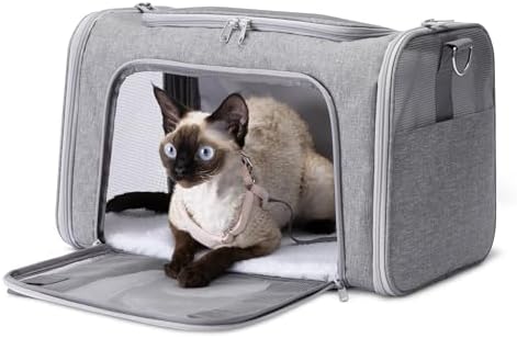 Amazon Basics Soft Cat & Dog Carrier by AmazonBasics