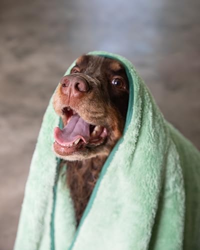 Two Tails Quick-Dry, Gromming Microfiber Dog Bath Towel - Image 6