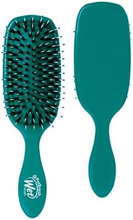 Wet Brush Pet Hair Brush, Shiny Fur, Dog and Cat Hairbrush, De-Shedding Comb & by WetBrush