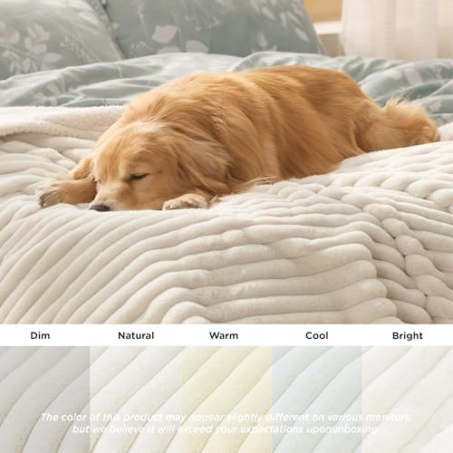 Bedsure ComfyFleece® Waterproof Dog Blankets - Image 5